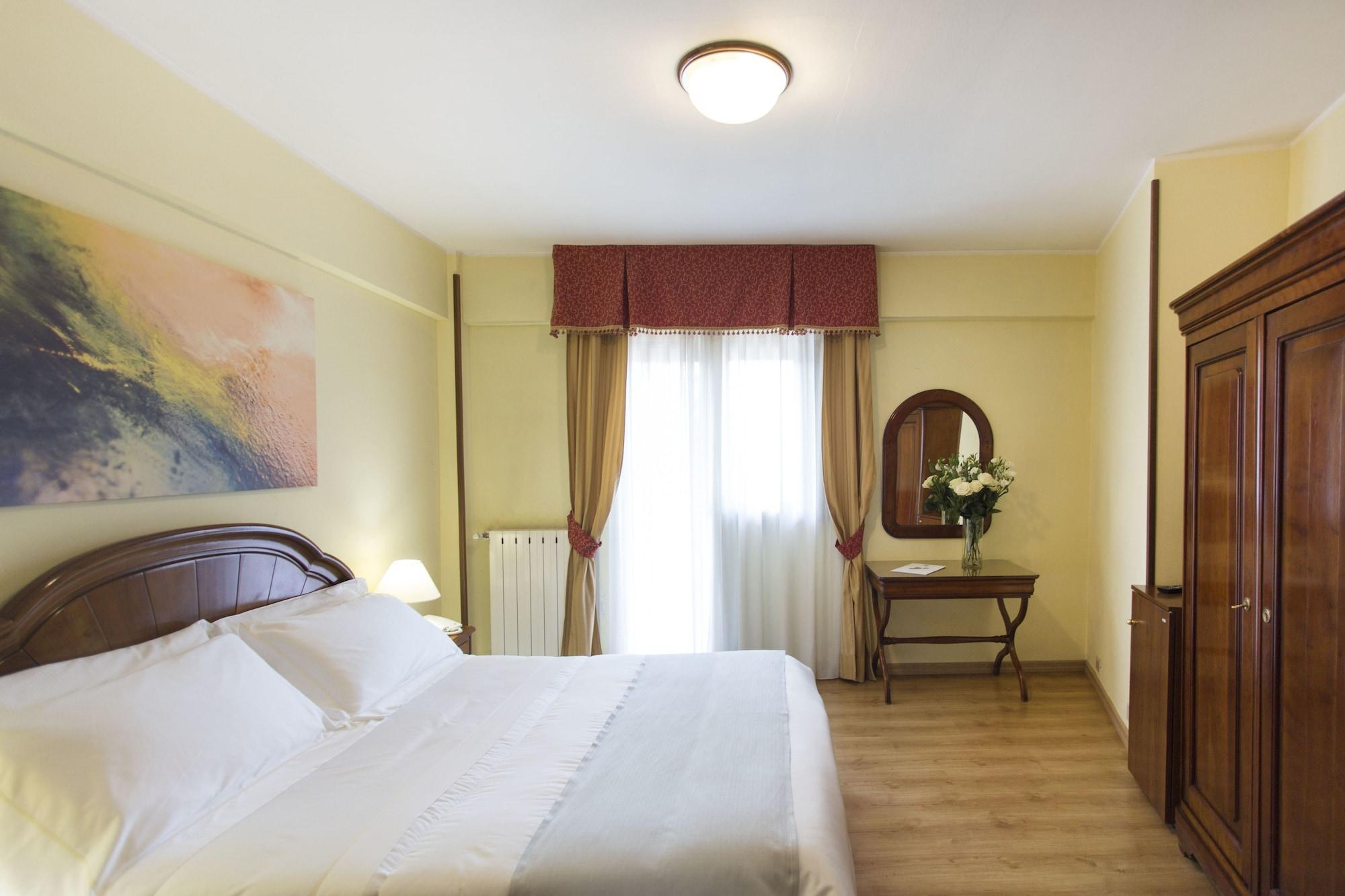 Grand Hotel Del Parco ペスカッセーロリ エクステリア 写真