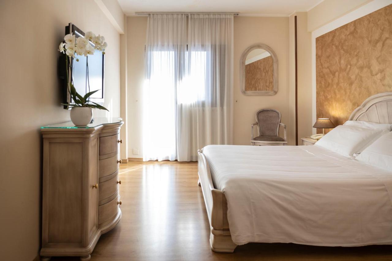 Grand Hotel Del Parco ペスカッセーロリ エクステリア 写真