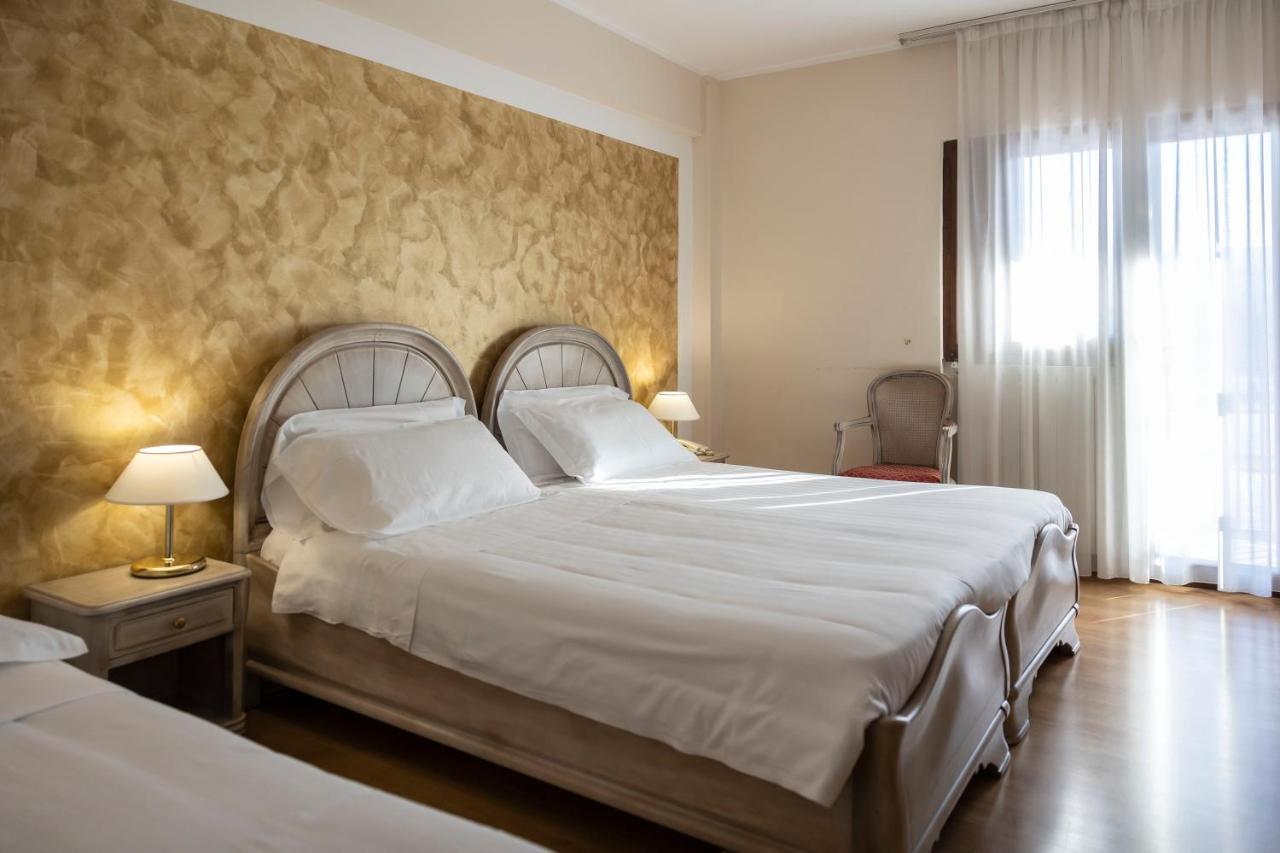 Grand Hotel Del Parco ペスカッセーロリ エクステリア 写真