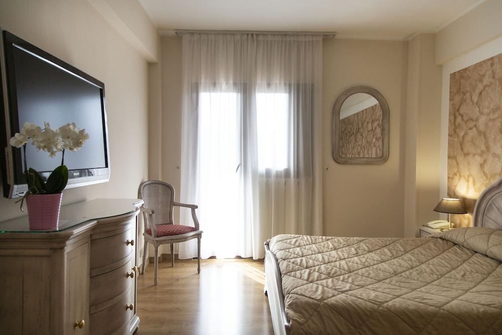 Grand Hotel Del Parco ペスカッセーロリ エクステリア 写真