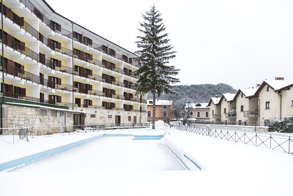Grand Hotel Del Parco ペスカッセーロリ エクステリア 写真